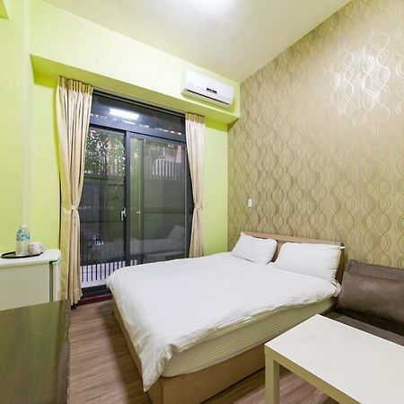 Fengjia Qing Su Homestay Тайджун Екстериор снимка