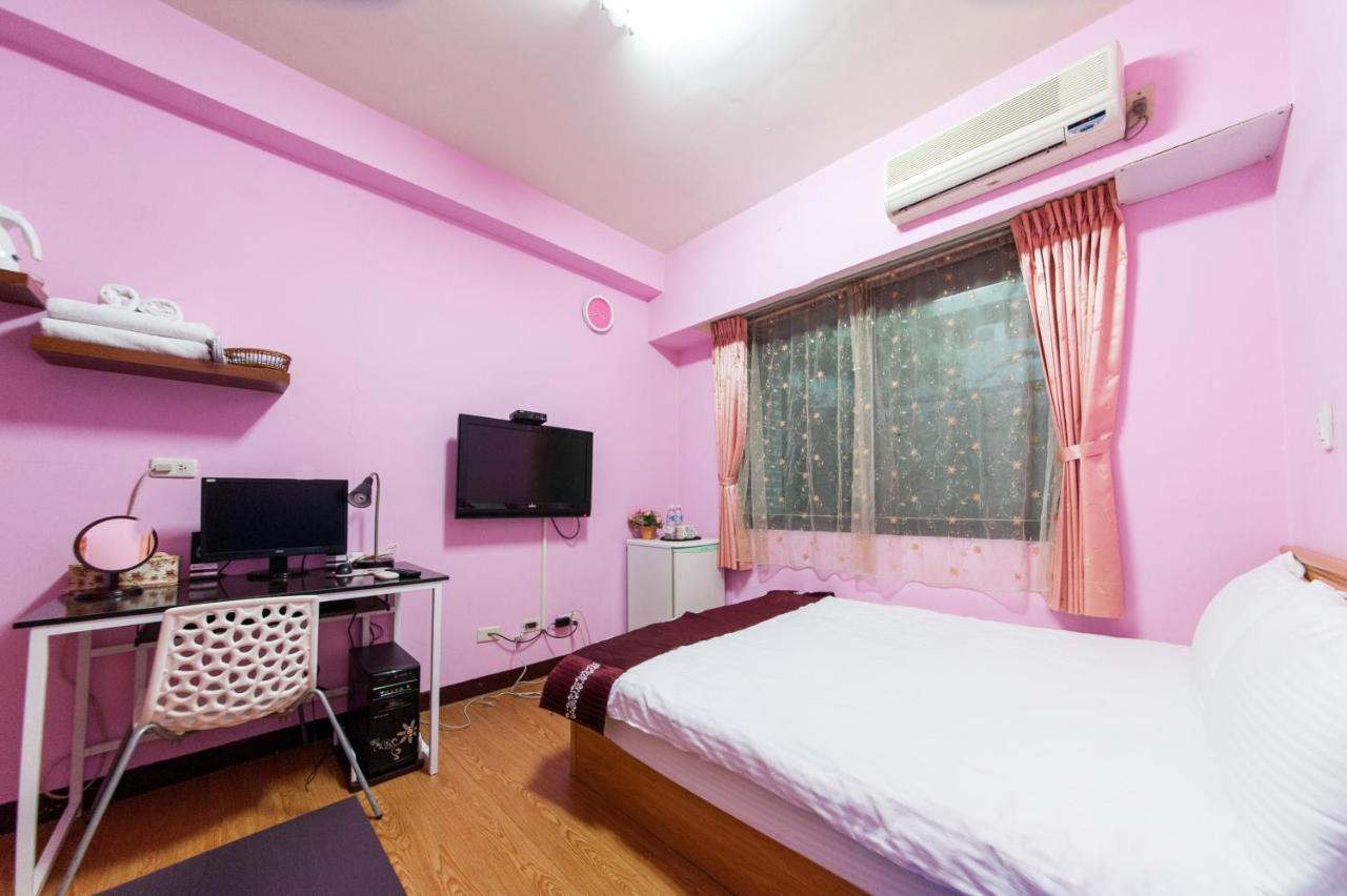 Fengjia Qing Su Homestay Тайджун Екстериор снимка