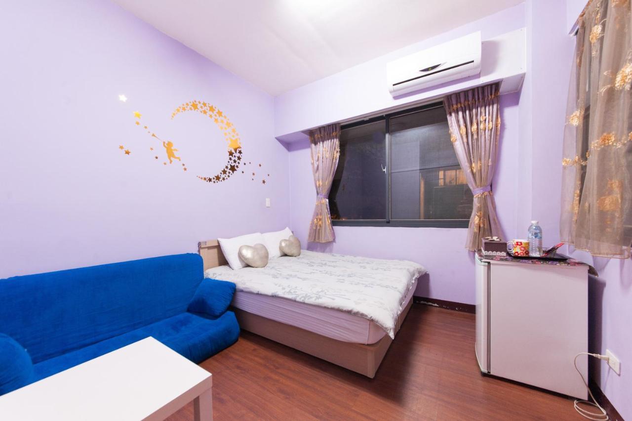 Fengjia Qing Su Homestay Тайджун Екстериор снимка